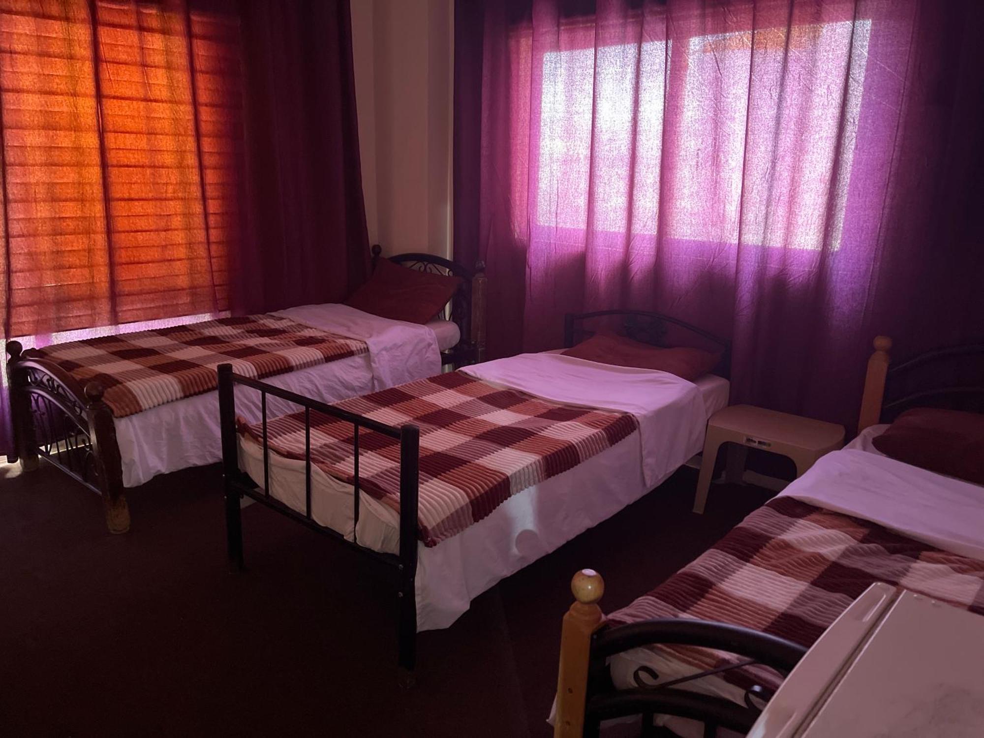 Pizza Street Hostel Aqaba Exteriör bild