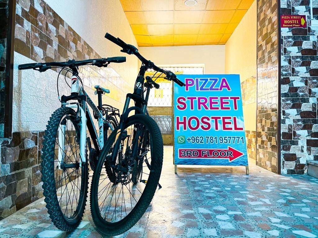 Pizza Street Hostel Aqaba Exteriör bild